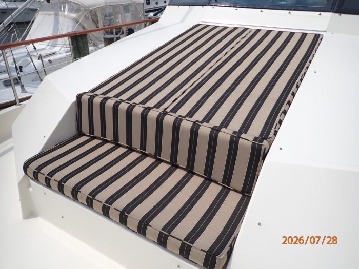deck, Hatteras, trawler for sale