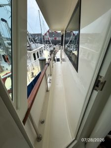 deck, Hatteras, trawler for sale