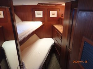 bed, Hatteras, trawler for sale