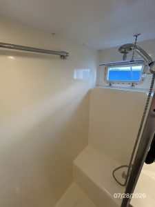 bath, Hatteras, trawler for sale