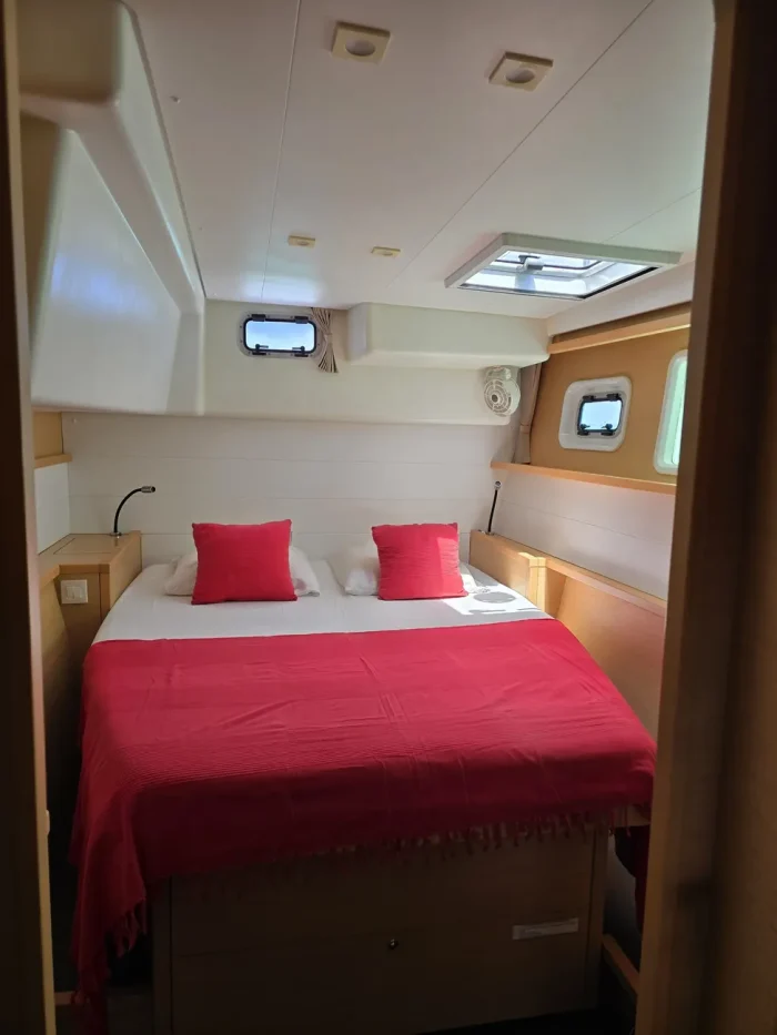 bed, Lagoon 450, catamaran for sale