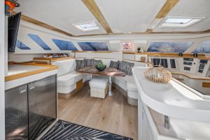 salon, Knysna 480, catamaran for sale