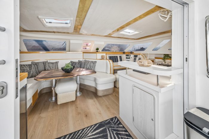 salon, Knysna 480, catamaran for sale