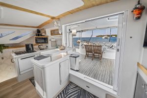 salon, Knysna 480, catamaran for sale