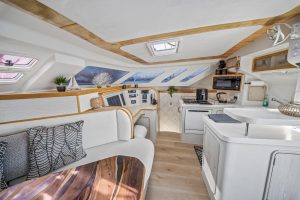 salon, Knysna 480, catamaran for sale