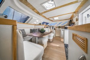 salon, Knysna 480, catamaran for sale