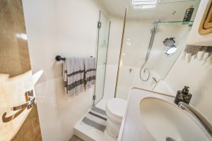 bath, Knysna 480, catamaran for sale