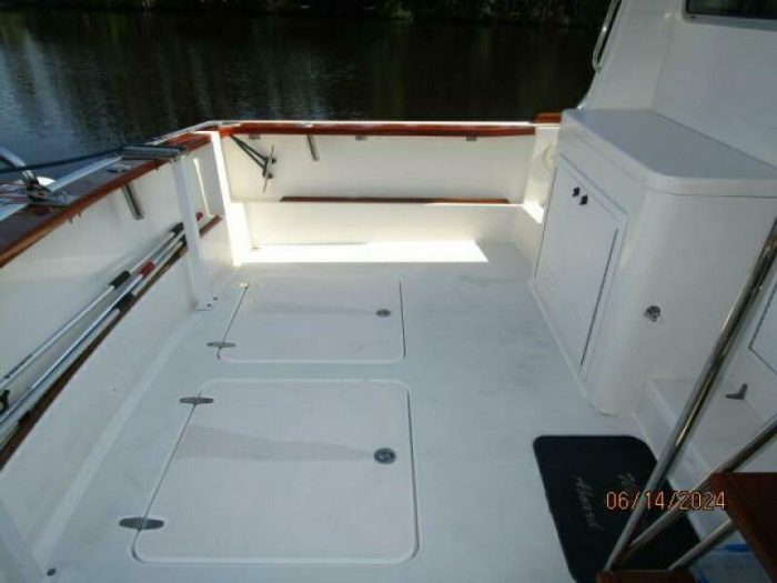 cockpit, Sabre, trawler for sale