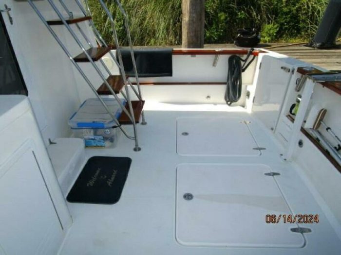 cockpit, Sabre, trawler for sale