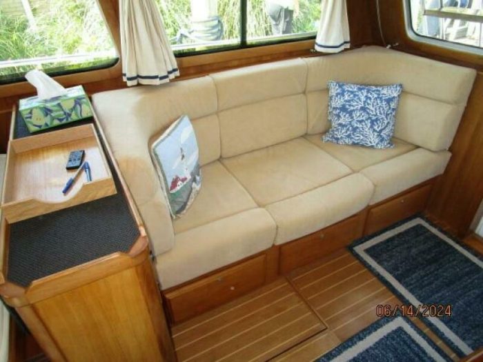 salon, Sabre, trawler for sale