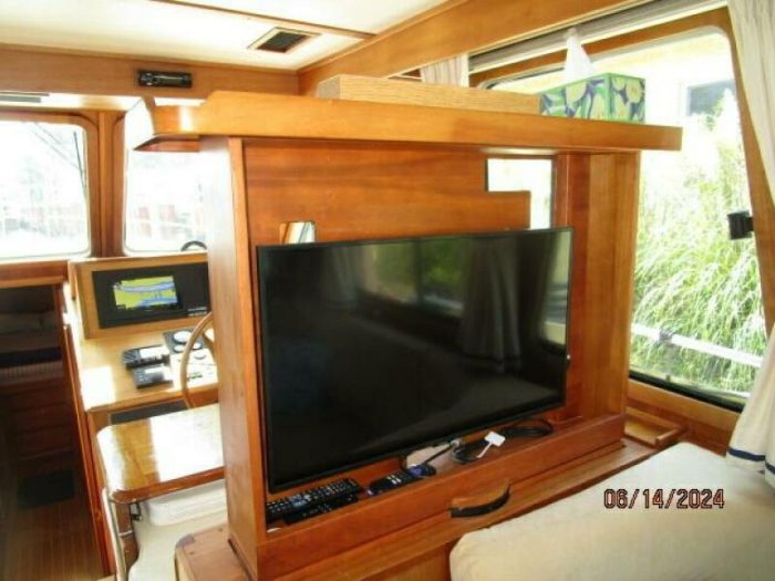 salon, Sabre, trawler for sale