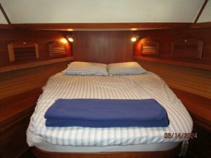 bed, Sabre, trawler for sale