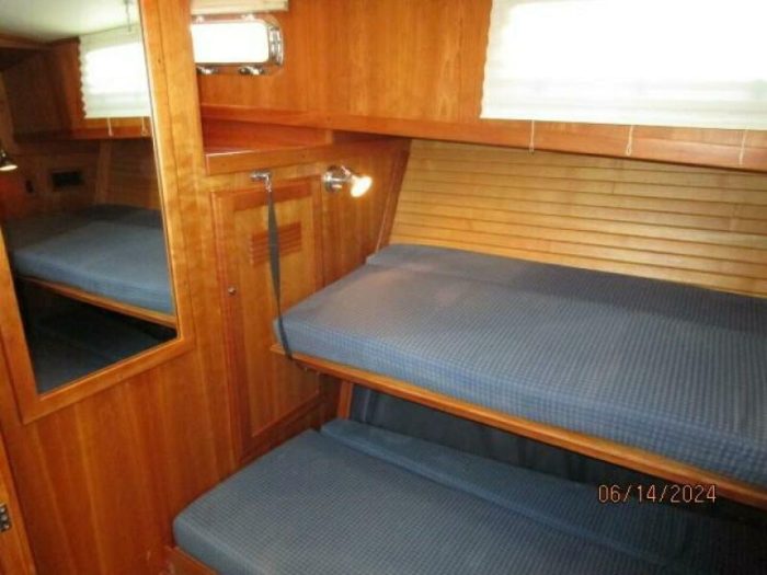 bed, Sabre, trawler for sale