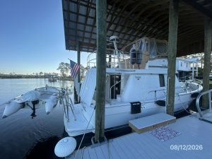 exterior, Mainship 390, trawler for sale