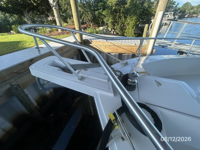 deck, Mainship 390, trawler for sale