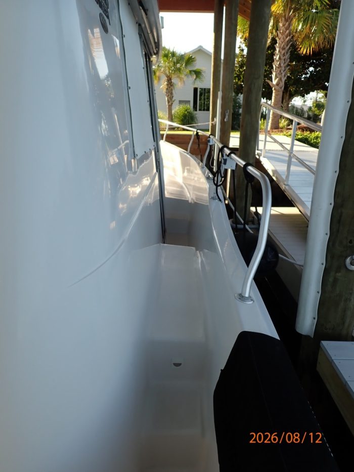 deck, Mainship 390, trawler for sale