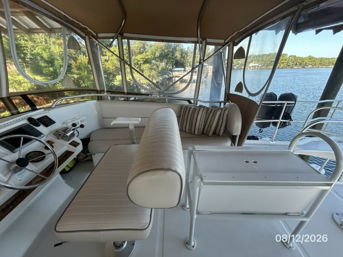 helm, Mainship 390, trawler for sale