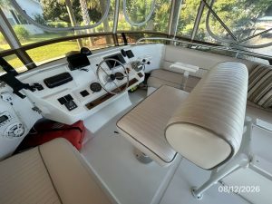 helm, Mainship 390, trawler for sale