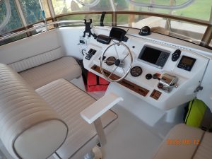helm, Mainship 390, trawler for sale