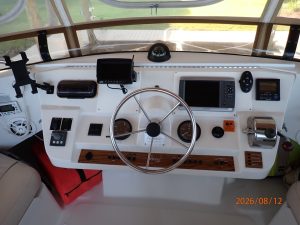 helm, Mainship 390, trawler for sale