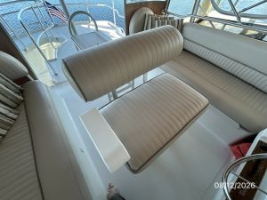 cockpit, Mainship 390, trawler for sale