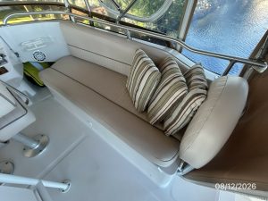 cockpit, Mainship 390, trawler for sale