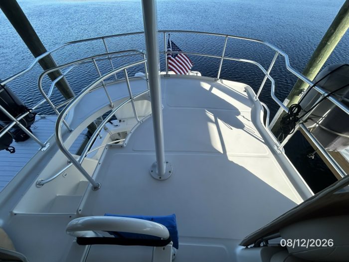 deck, Mainship 390, trawler for sale