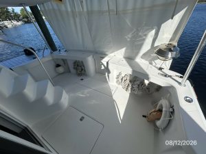 cockpit, Mainship 390, trawler for sale