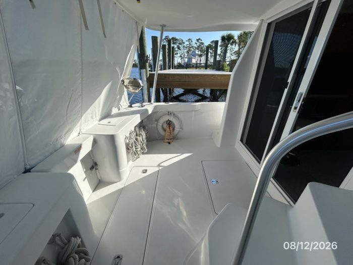cockpit, Mainship 390, trawler for sale