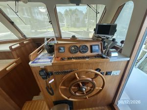 interior, Mainship 390, trawler for sale