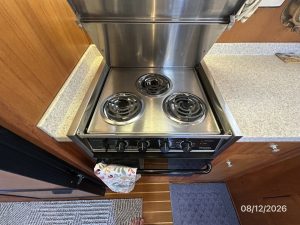 interior, Mainship 390, trawler for sale