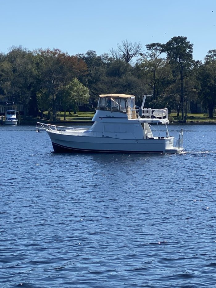 exterior, Mainship 390, trawler for sale