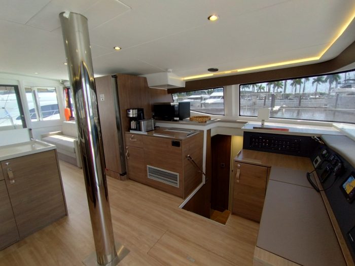 salon, Bali 4.8, catamaran for sale