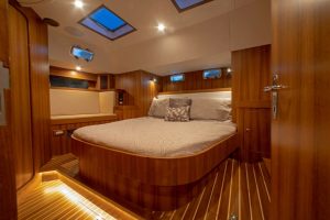 bed, Hylas 48, sailboat for sale
