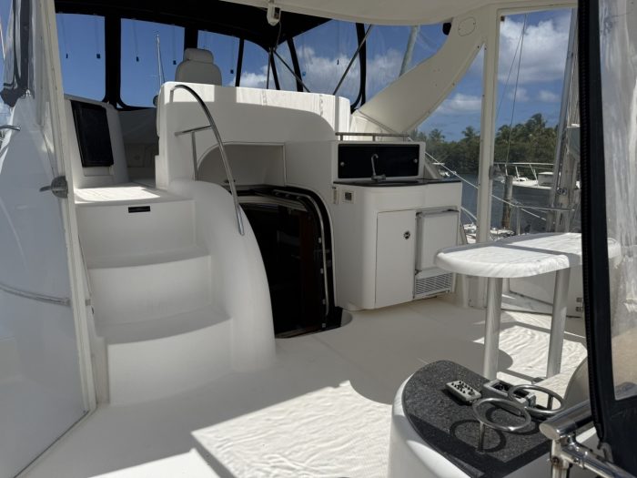 cockpit, Meridian, trawler for sale