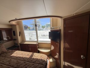 salon, Meridian, trawler for sale