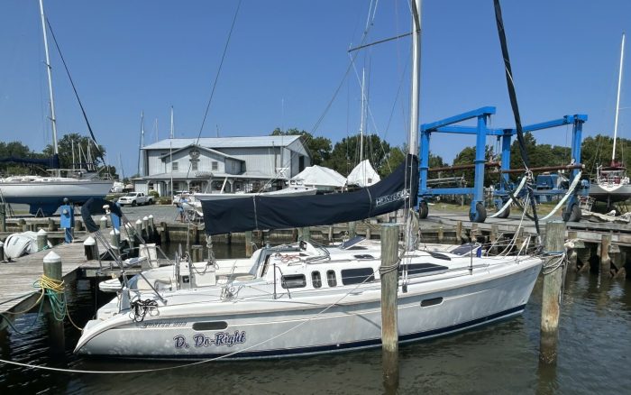 exterior, Hunter, sailboat for sale