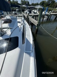 deck, Hunter, sailboat for sale