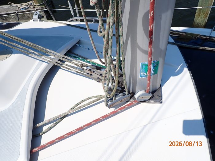 deck, Hunter, sailboat for sale