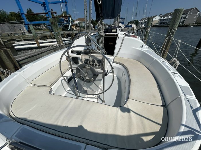 cockpit, Hunter, sailboat for sale