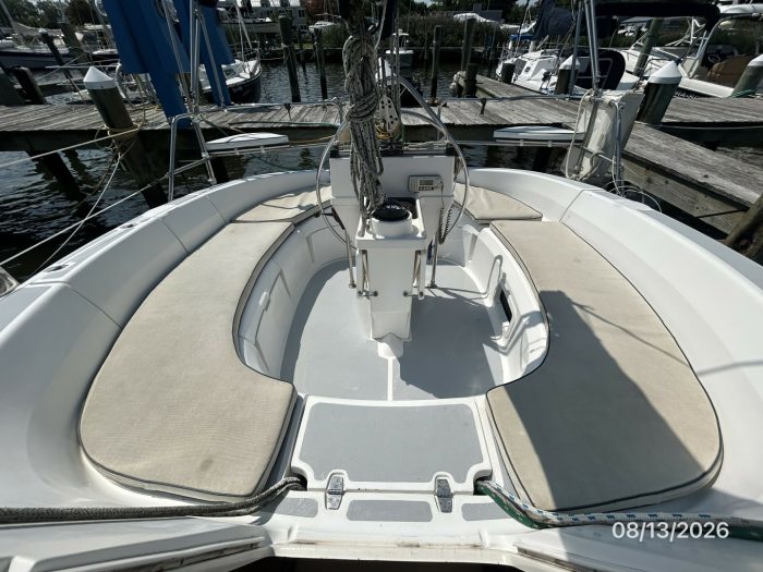cockpit, Hunter, sailboat for sale