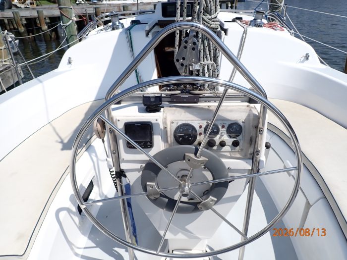 helm, Hunter, sailboat for sale
