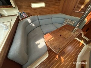 salon, Hunter, sailboat for sale