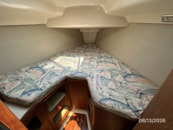 bed, Hunter, sailboat for sale