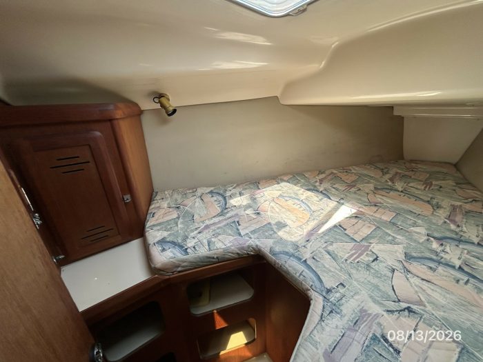 bed, Hunter, sailboat for sale
