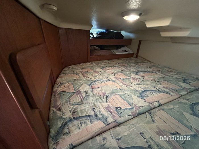 bed, Hunter, sailboat for sale