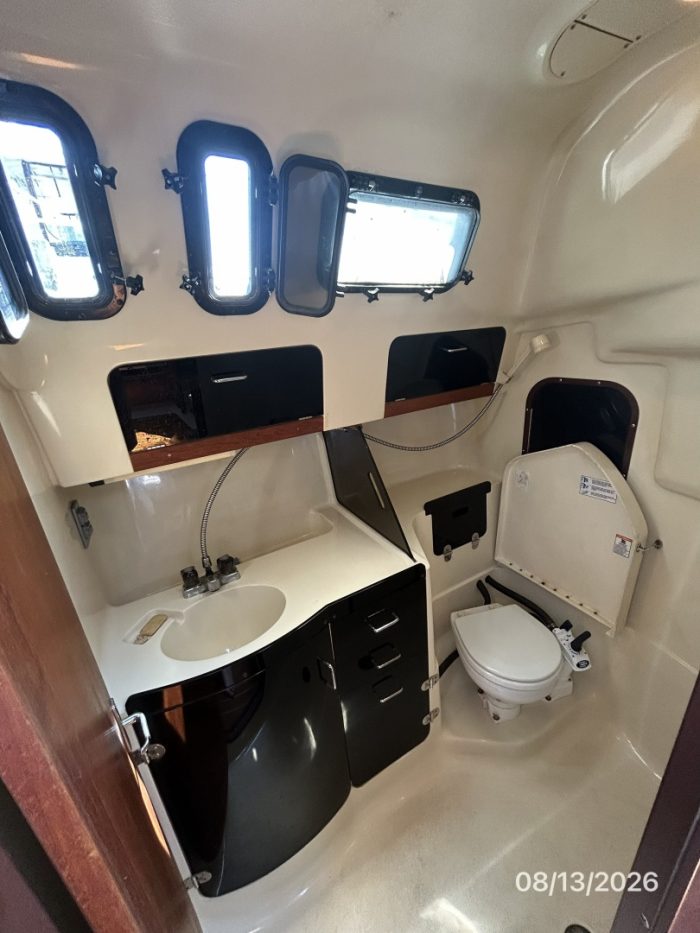 bath, Hunter, sailboat for sale