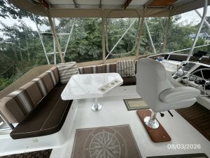 cockpit, Mainship 430 Trawler, trawler for sale
