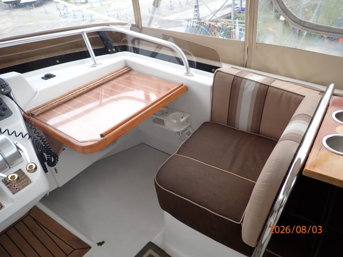 cockpit, Mainship 430 Trawler, trawler for sale