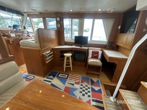 navigation station, Mainship 430 Trawler, trawler for sale